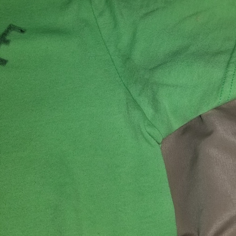 **SOLD**Men Size Medium AE shirt - Picture 3 of 5